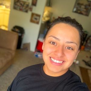 Meet your Posher, Laly